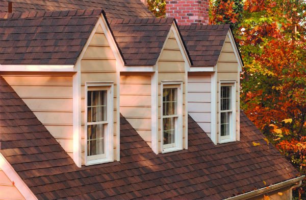 Asphalt roofing shingles