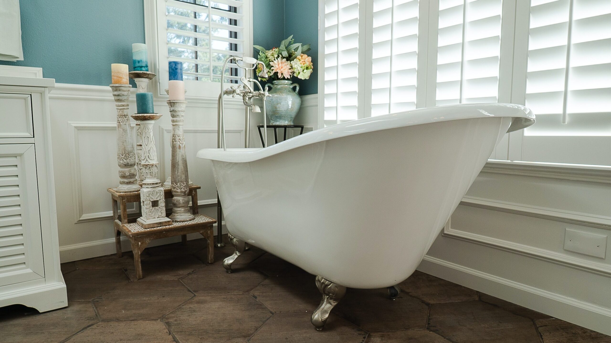 Large cast iron tub with classic lion paw feet