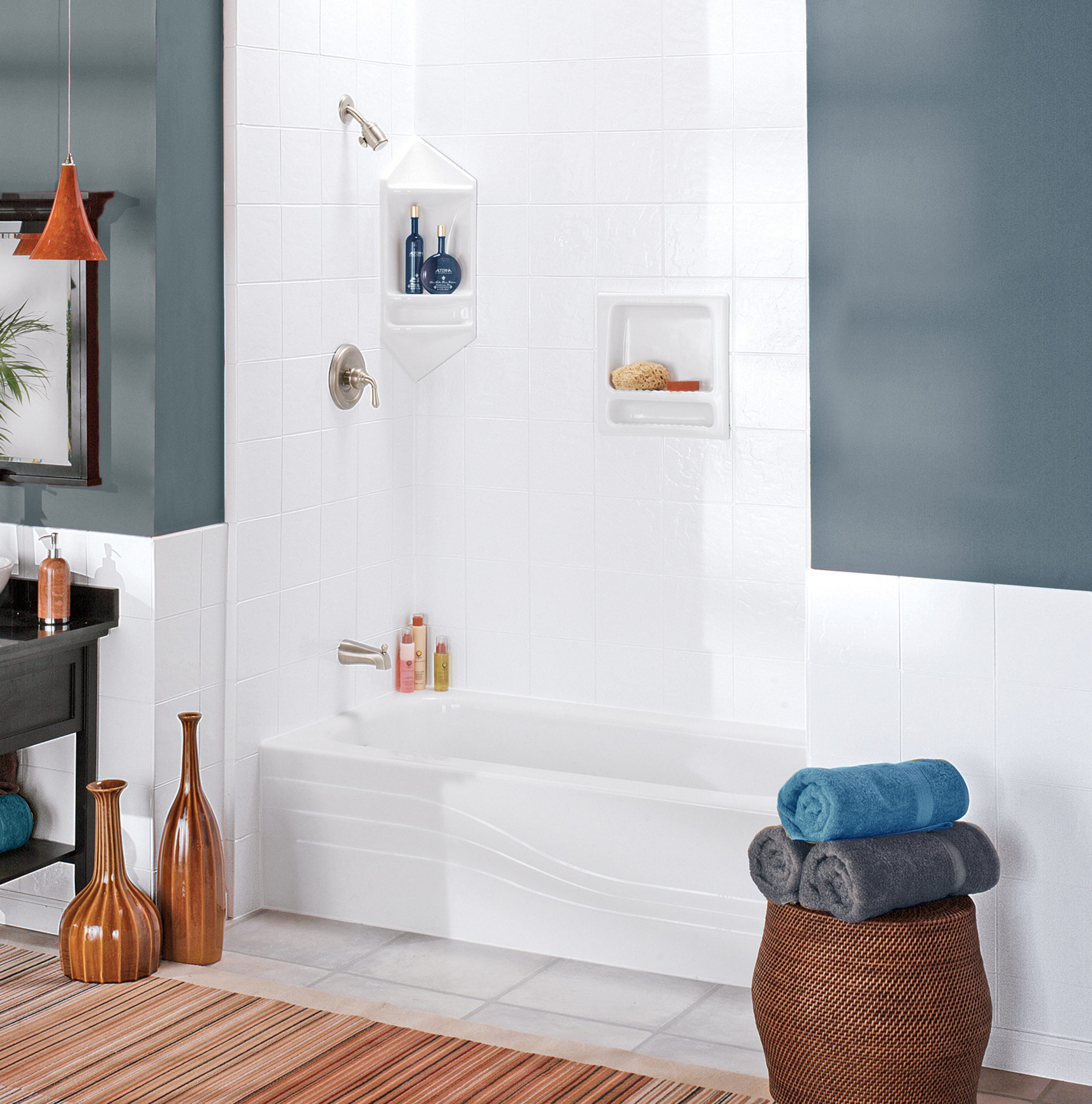 white tile full tub