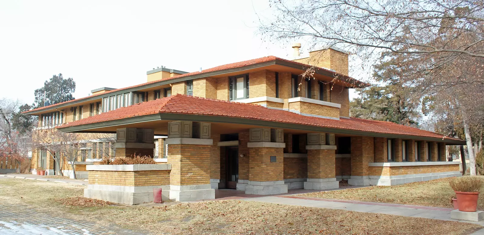 1910s prairie school home.